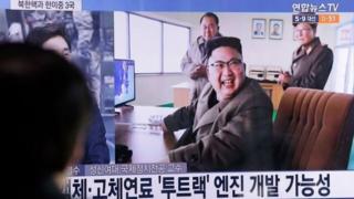 Kim Jong-un yishimiye igerageza risha rya rocket