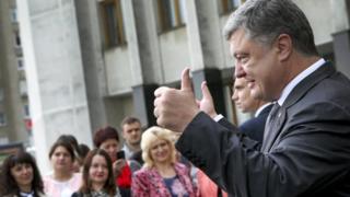 Петро Порошенко під час поїздки до Волинської області
