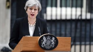 梅首相還說,警方已經知道這一單人作案人員的身份,但目前還不是對外公布的時候。