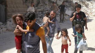 Halep'te yaralı çocuklar