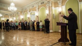 Президент каже, що йому теж болить