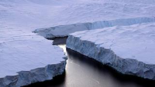 Un iceberg se détache des côtes australiennes de l'Antarctique (illustration).
