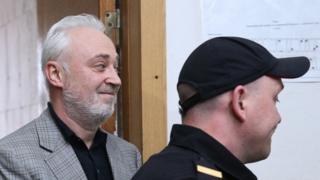 Леонид Меламед и конвоир