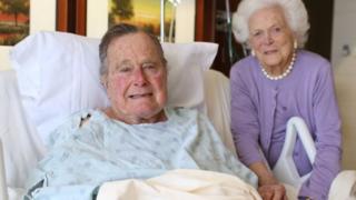 George HW Bush da Barbara Bush a asibitin Houston Methodist