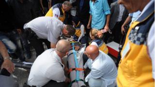 Injured person treated at scene of bus crash in Ankara (1 Oct)