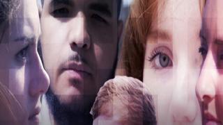 وجوه مجموعة من الشباب والفتيات