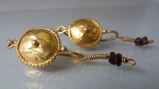 Stolen Roman jewellery
