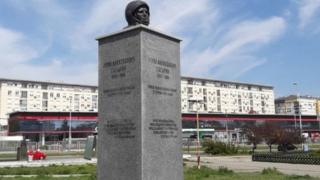 Памятник