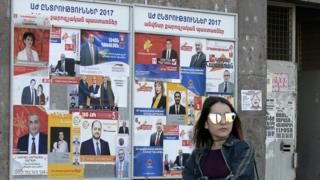 Избирательные плакаты в Ереване