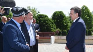 Mirziyoyev Andijonda nuroniylar bilan ham muloqotda boʻlgan