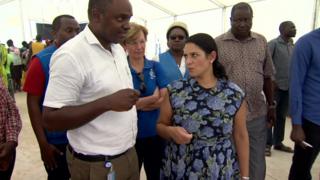 Priti Patel oo joogta Kenya