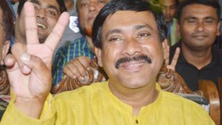 বিএনপি'র প্রার্থী মনিরুল হক সাক্কু, দ্বিতীয়বারের মতো তাকে কুমিল্লার মেয়র হিসেবে নির্বাচিত করলেন ভোটাররা