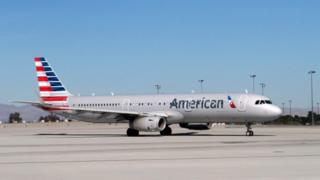 アメリカン航空は乗務員の態度を「遺憾に思う」と