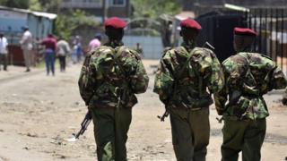 Des forces de sécurité kenyans en patrouille dans un quartier de Nairobi (illustration)