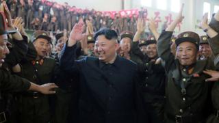金正恩7月4日庆祝导弹试射成功。