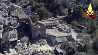 Thị trấn Amatrice đã bị động đất tàn phá vài lần trong những tháng gần đây