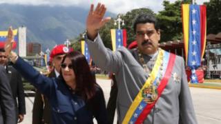 Nicolás Maduro y su esposa, Cilia Flores.