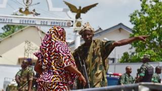 Akagwi k'abasirkare kagumutse kazibiye mu bisagara
