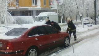Рятувальники просять водіїв бути обережними на дорогах
