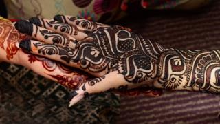 Tatuagem de henna de indianas