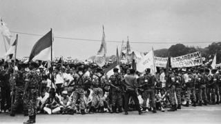 Demo mahasiswa di Istana Bogor, setelah upaya kudeta 1965 yang gagal.