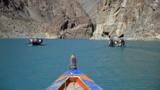 عطا آباد جھیل
