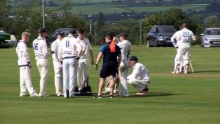 Johnny Thompson bowling