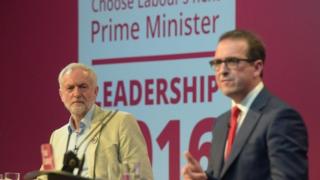 Jeremy Corbyn ac Owen Smith