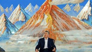 Qirg'iziston prezidenti o'ziga "voris" tanlamaydi