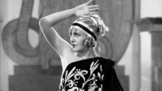 Helen of Troy played on stage by Maria Corda