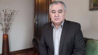 Улуттук коопсуздук боюнча мамлекеттик комитети 24-февралда «Ата Мекен» фракциясынын лидери Өмүрбек Текебаевге карата “Мегаком” боюнча кылмыш ишин козгогон.