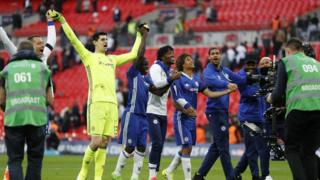 Chelsea vui mừng sau khi thắng Tottenham Hotspur