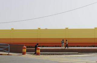 Mame-Diarra Niang - Le peuple du mur #6 - Series At the Wall - 2014