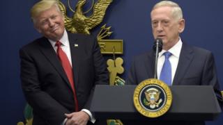 Дональд Трамп с министром обороны США Джеймсом Мэттисом