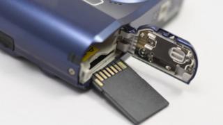 Memory card and digital camera