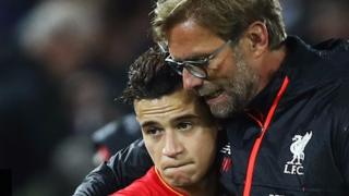 Jurgen Klopp rungume da Philippe Coutinho