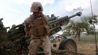 артиллерийский расчет армии США