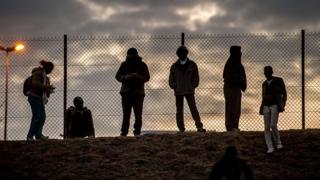 Calais düşərgəsində miqrantlar
