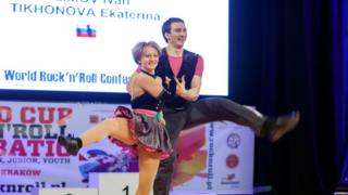 Катерина Тихонова со своим партнером по танцам Иваном Климовым на чемпионате в Кракове в 2014 году