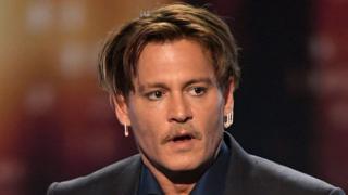 Johnny Depp bị nói là tiêu 2 triệu USD một tháng và không nghe lời khuyên sống sao cho tiết kiệm