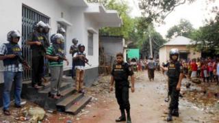 গাজীপুরে পুলিশের 'জঙ্গিবিরোধী' অভিযান