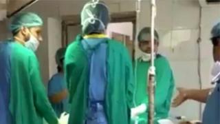 Abaganga babonywe batukana mu rurimi rwa Hindi