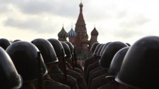 Военные на Красной площади