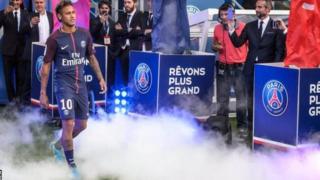 Bercelone yitwariye Neymar kubera yimukiye muri PSG
