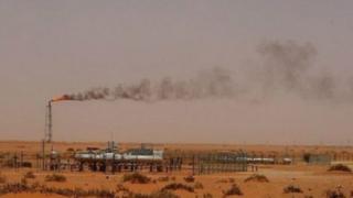 حقل لاستخراج نفط
