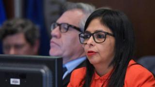Waziri wa maswala ya Kigeni wa Venezuelan Delcy Rodriguez (kulia) na Katibu mkuu wa OAS Luis Almagro (kushoto) ni mahasimu wakubwa
