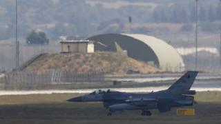 A Turkish Air Force F-16 fighter jet lands at Incirlik air base in Adana, Turkey, August 11, 2015.