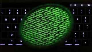 Virus này làm tê liệt máy tính trên toàn cầu cho đến khi một khoản tiền chuộc được gửi vào một tài khoản Bitcoin và người ta không thể truy được vết tích.