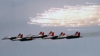 Pesawat-pesawat tempur Mig 29 AU Rusia di Zhuhai Air Show Cina, 1 November 2016