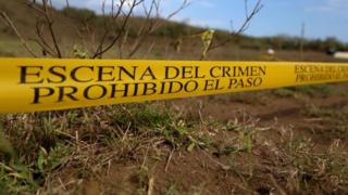 Más de 300 personas han sido localizadas en fosas clandestinas de Veracruz.